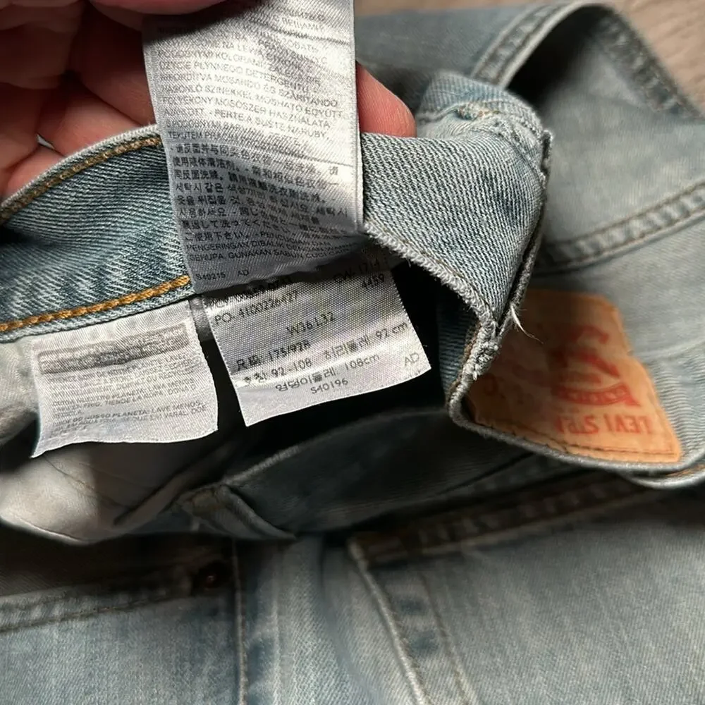 Levis item preowned